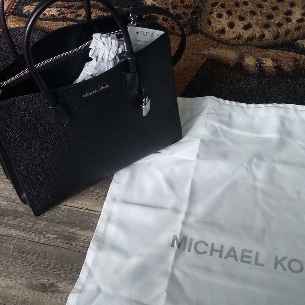Michael kors purse - Picture 3 of 6